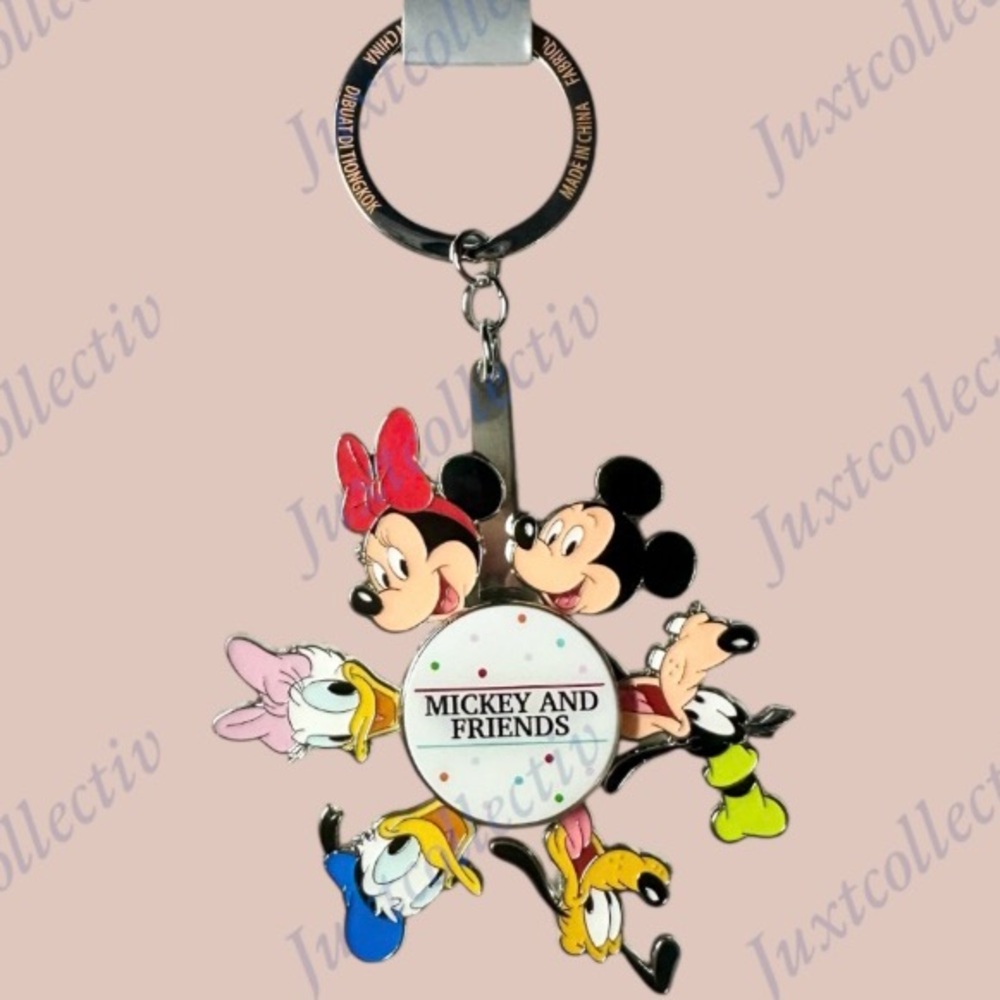 NWT Disney Parks Mickey And Friends Spinner Keychain
